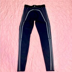 Ultracore essential ultra high shape wear legging sz 4 rare